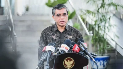 Besok! Menaker Siap Umumkan Aturan UMP 2025, Ada Insentif untuk Pengusaha