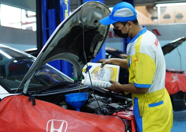 ganti oli setelah mobil terendam banjir - Logic