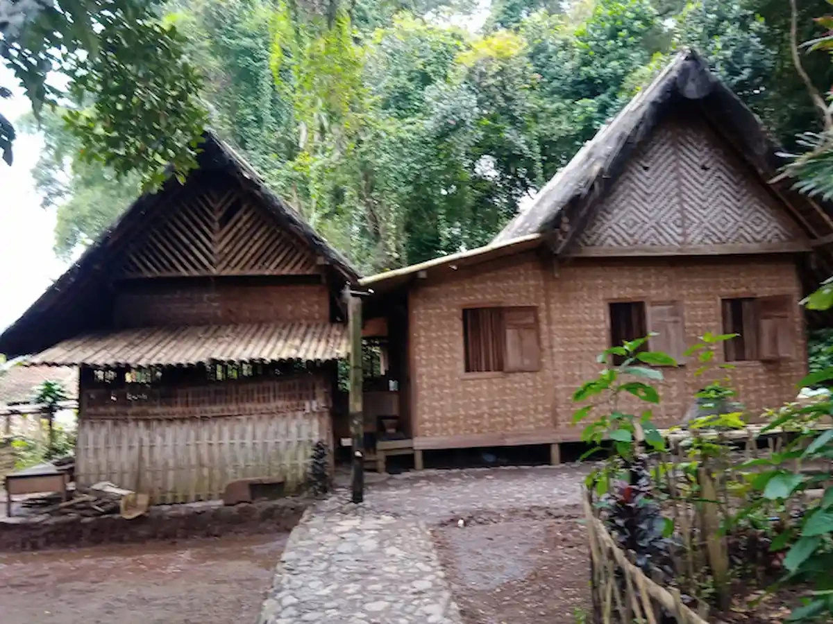 Rumah adat cikondang